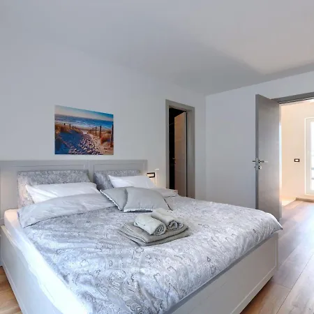 Hébergement de vacances Dora By Interhome Pula